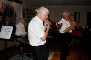 Bob Dwyer's Bix & Pieces', with Bob (trmb), Max Emmons (trmp), Bernie Holden (clarnt) & Laurie Chescoe (drms), Farnborough JC, Kent 10Jul2015