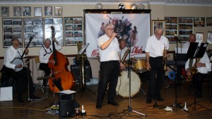 Bob Dwyer's Bits & Pieces at Farnborough Jazz Club on 25th September 2015. With Bob on trombone, Max Emmons on Trumpet, John Lee on reeds, Hugh Crozier on piano, John Bayne on d.bass& bass sax and Bert Butler on banjo, Photo by Mike Witt.