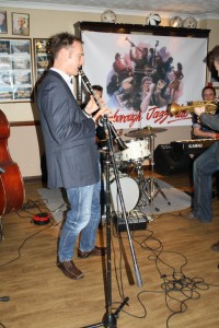 Richie Howard plays clarinet with Martyn Brothers at Farnborough Jazz club on 15th January 2016. (just visible - Ian Beetlestone on piano). Photo by Mike Witt.